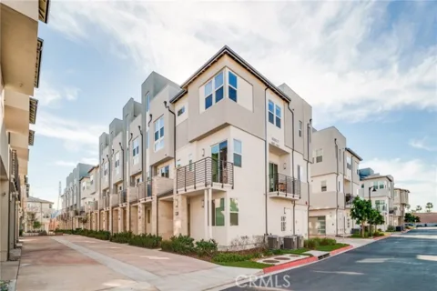 1602 W Bushell listing photo