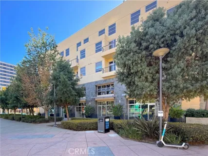 133 N The Promenade #107 listing photo