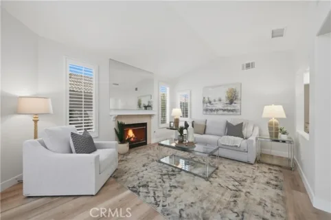 40502 Via Amapola listing photo