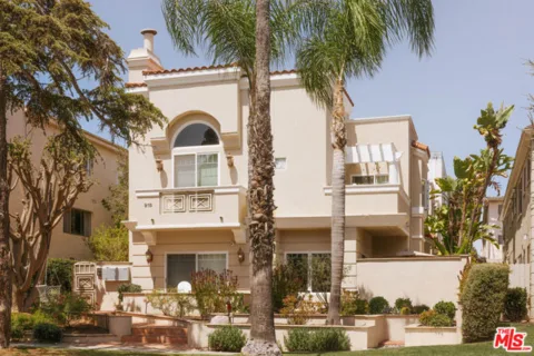 915 12th Street #2 listing photo