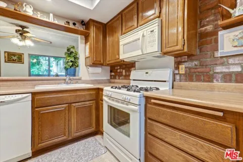 6716 Clybourn Avenue #149 listing photo