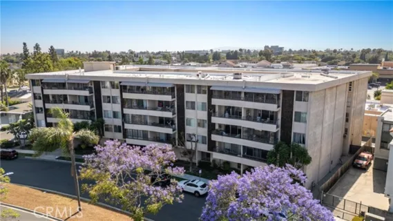 4505 California #402 listing photo