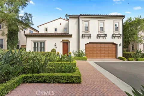 205 Mantle listing photo