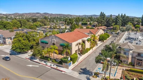 4788 Lakeview listing photo