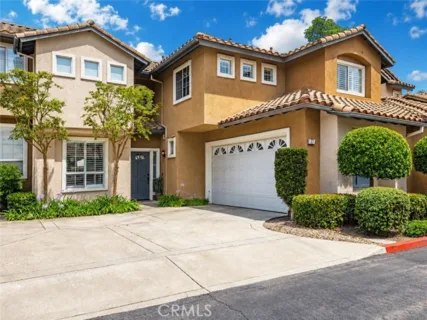 37 Mira Mesa listing photo