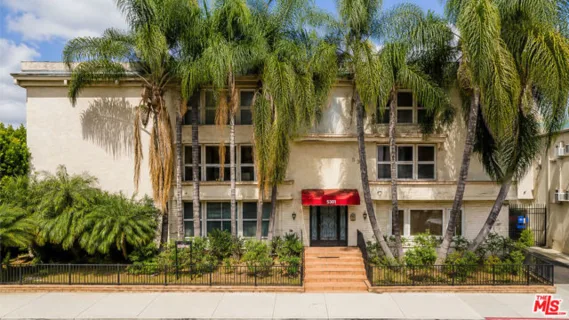 5301 Yarmouth Avenue #10 listing photo