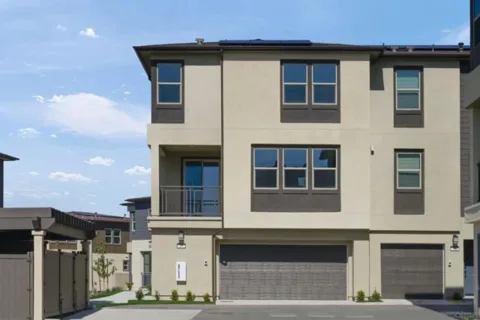 316 Honeysuckle listing photo