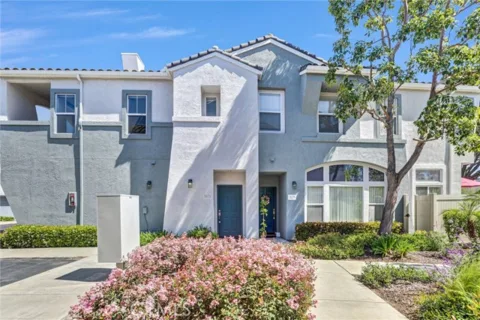 7673 Hazard Center listing photo