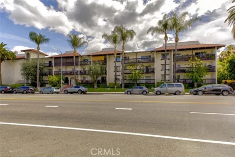 5334 Lindley Avenue #337 listing photo