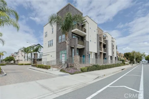 1300 N Harbor Boulevard listing photo