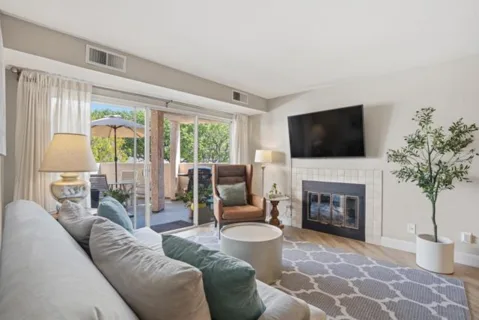 7228 Camino Degrazia #275 listing photo