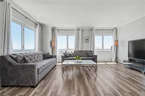 525 E Seaside Way #1109 listing photo