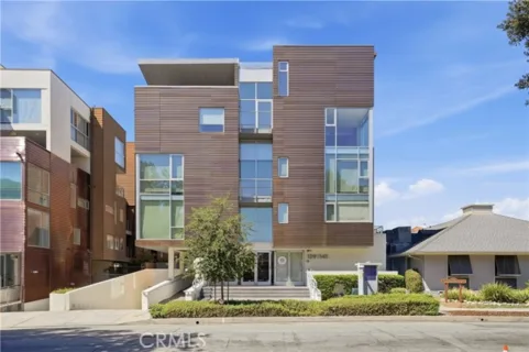 141 S Hudson Avenue #403 listing photo