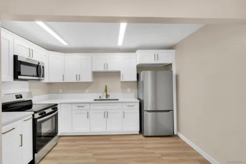 4460 Delta #7 listing photo