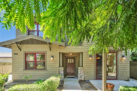 1590 Locust listing photo