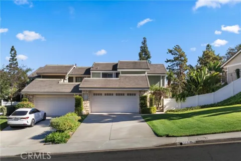 5810 E Mountain Loop listing photo