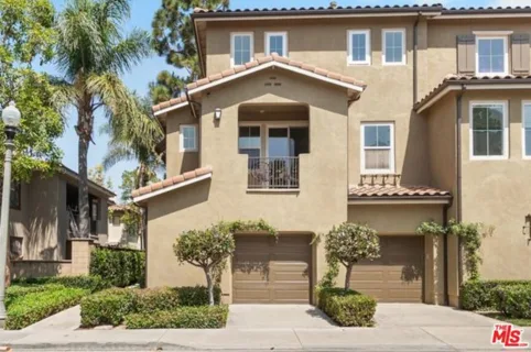270 Lockford listing photo