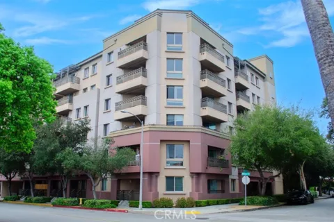 931 E Walnut Street #316 listing photo