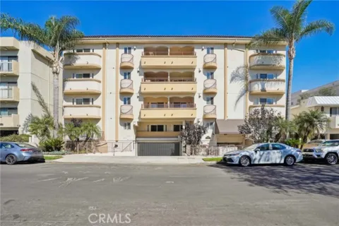 1828 Glendon Avenue #PH1 listing photo