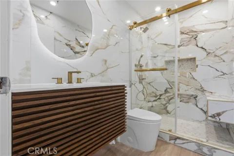 645 W Regent listing photo
