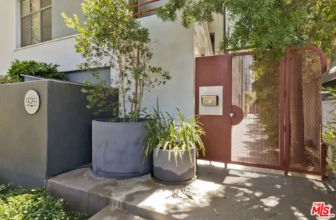 928 7th Street #3 listing photo