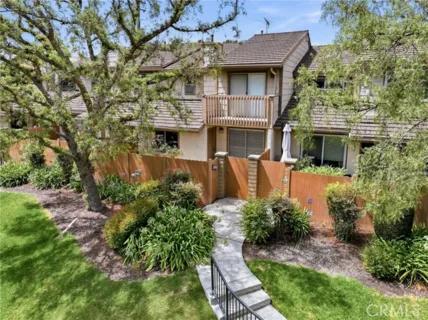1569 Avenida Selva #201 listing photo