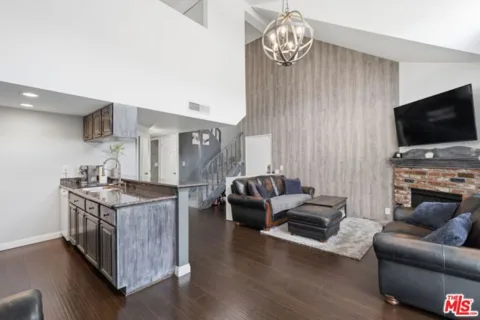 15946 Vanowen Street #209 listing photo