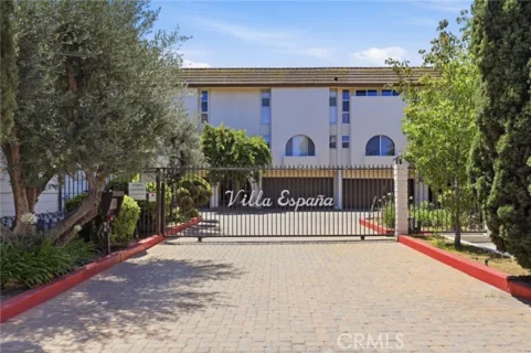 5218 Lindley Avenue #3 listing photo