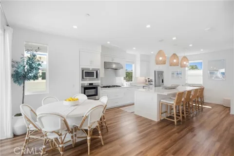 1174 Winslow listing photo