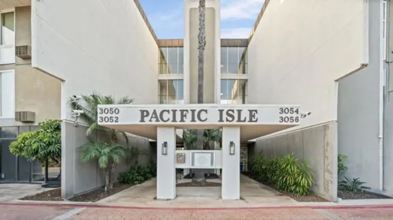 3050 Rue D'orleans #423 listing photo