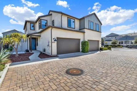 1995 Julie Dawn Place listing photo