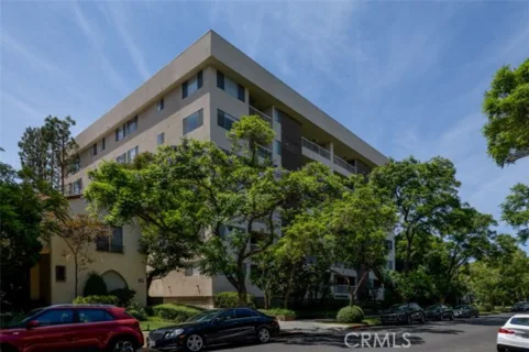 441 N Oakhurst #604 listing photo