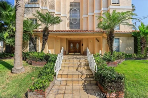 321 W Queen Street #20 listing photo