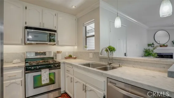 6063 Terrace listing photo