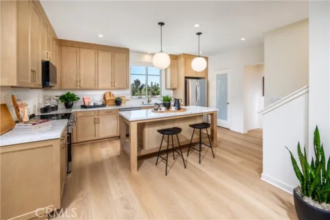 911 Estrella Road listing photo