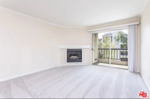 5530 Owensmouth Avenue #219 listing photo
