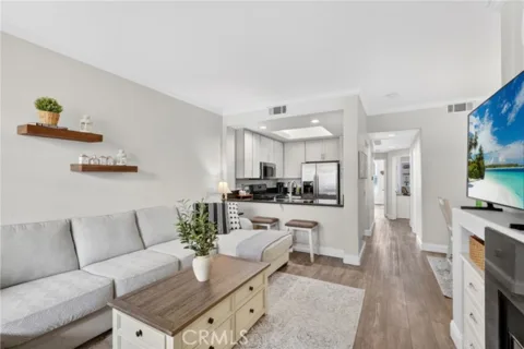 1027 S Stresa listing photo
