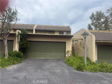 560 Berry Way listing photo