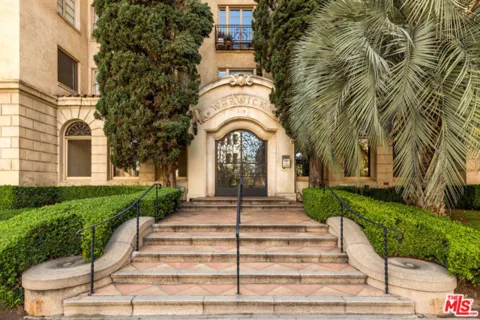 109 N Sycamore Avenue #102 listing photo