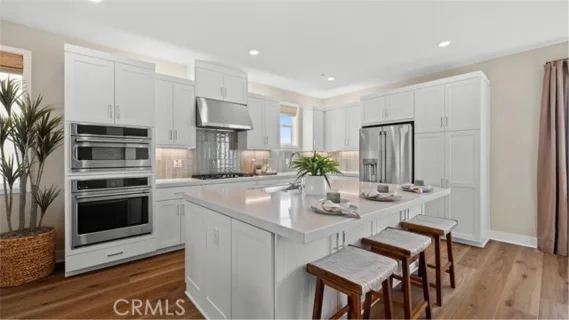 721 Sonia listing photo
