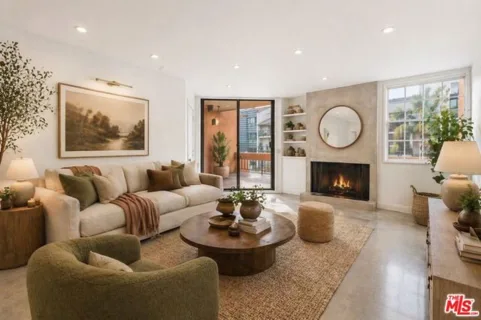 740 N Kings Road #102 listing photo