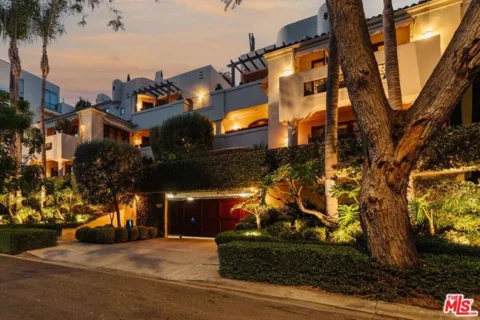 9024 Cynthia Street #204 listing photo