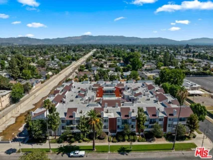 7211 Cozycroft Avenue #64 listing photo