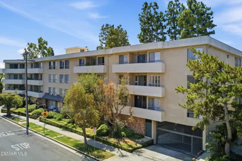 10650 Holman Avenue #202 listing photo