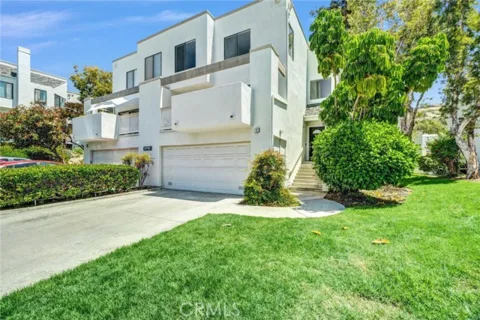 5733 E Stillwater Avenue #2 listing photo