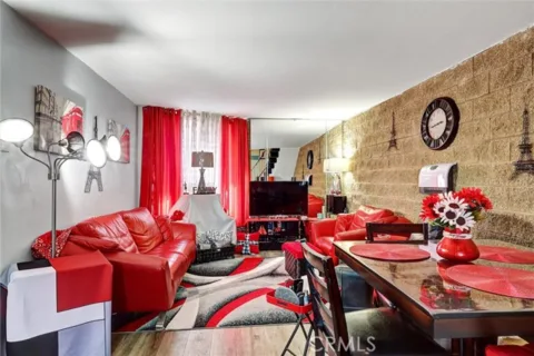 240 W Queen Street #9 listing photo