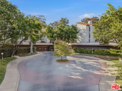 4210 Via Arbolada #304 listing photo