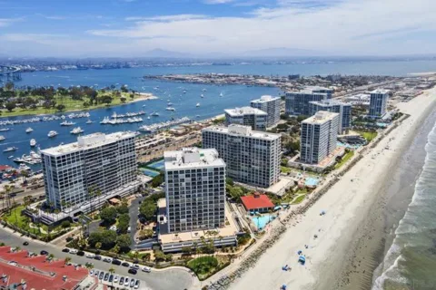 1720 Avenida Del Mundo #607 listing photo