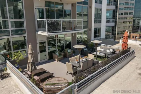253 10th Avenue #908 listing photo