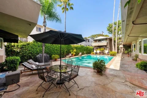 1330 N Crescent Heights Boulevard #16 listing photo